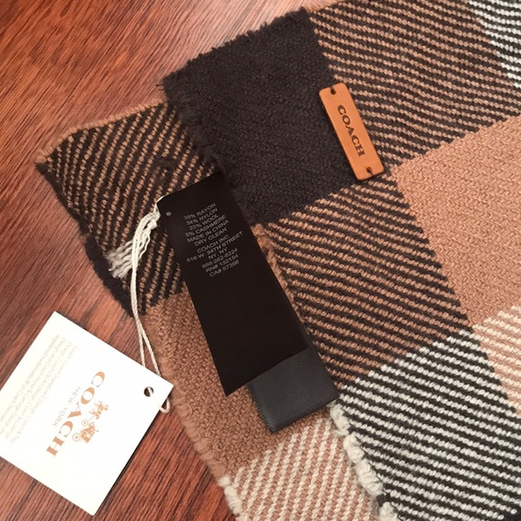 Coach Accessories - 🌷🌷HP 🎉SALE NWT Authentic Coach Scarf